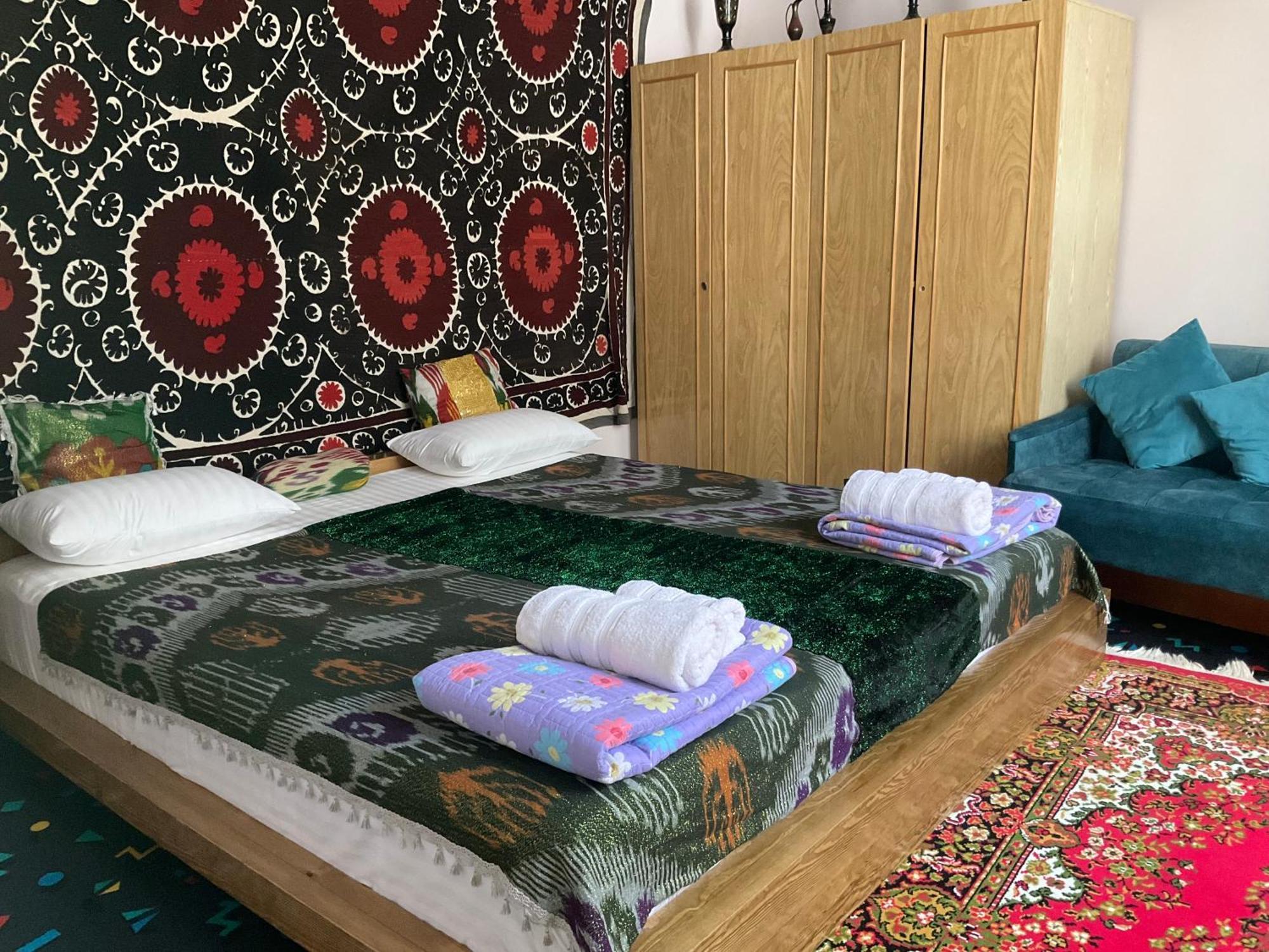 Barlos - Уютная, Семейная Атмосфера بخارى المظهر الخارجي الصورة